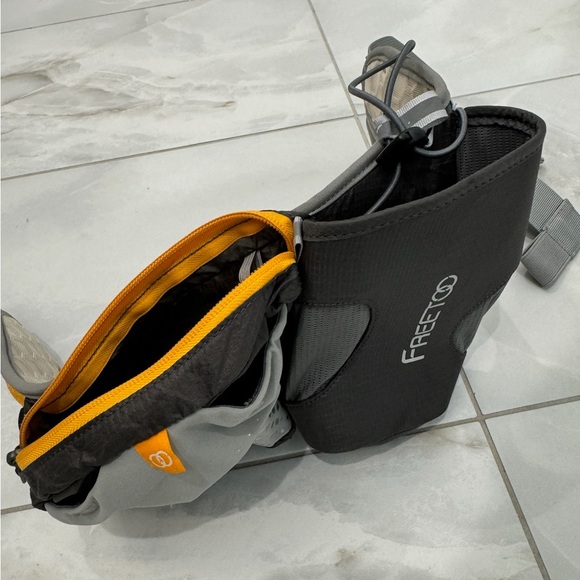 Unisex Cooling Running Belt with Padded Comfort, Water Bottle Holder + Storage - Picture 6 of 7